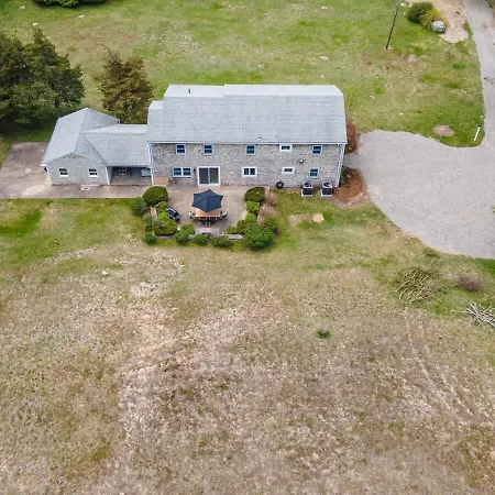 Stay On The Cape Vacation Rentals: Immaculate Home 2 Acres Short Walk To Beach